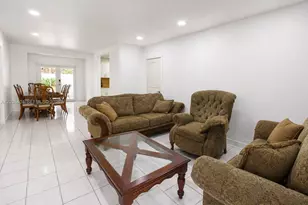572 E 38th St, Hialeah, FL 33013 - Photo 8