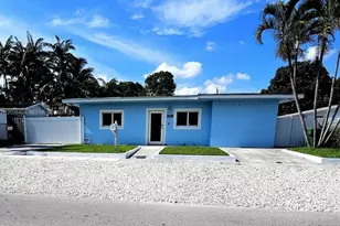 572 E 38th St, Hialeah, FL 33013 - Photo 2