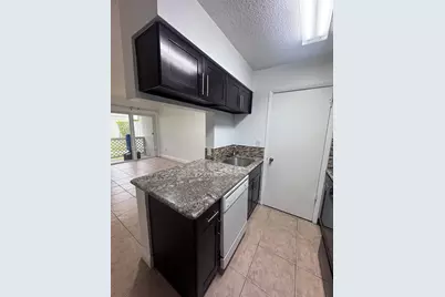 17425 NW 67th Pl #N-13, Hialeah, FL 33015 - Photo 30