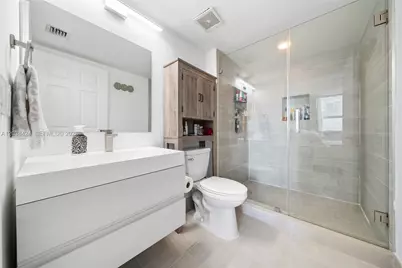1155 Brickell Bay Dr #2501, Miami, FL 33131 - Photo 16