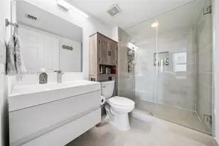 1155 Brickell Bay Dr, Miami, FL 33131 - Photo 16