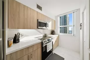 1155 Brickell Bay Dr, Miami, FL 33131 - Photo 6