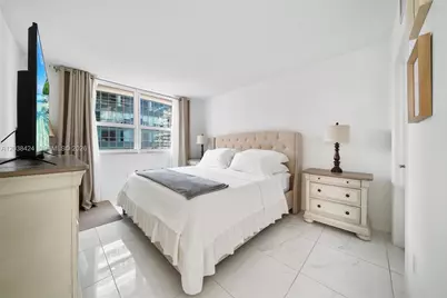 1155 Brickell Bay Dr #2501, Miami, FL 33131 - Photo 10