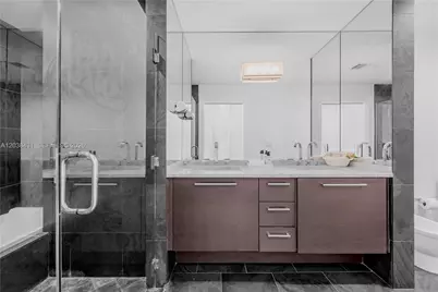 900 Biscayne Blvd #2302, Miami, FL 33132 - Photo 58