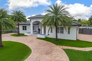 11390 SW 30th St, Miami, FL 33165 - Photo 2