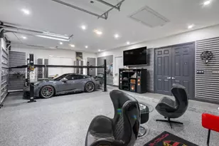 11390 SW 30th St, Miami, FL 33165 - Photo 32
