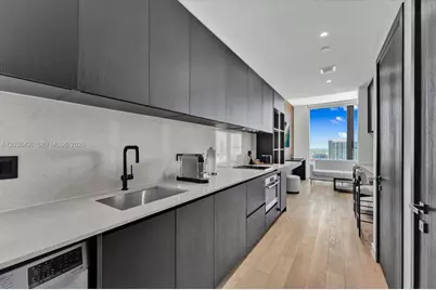 20 NE 11th St #3105, Miami, FL 33132 - Photo 22