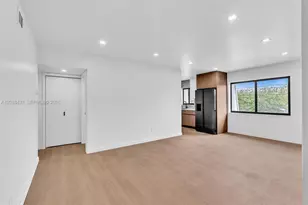 1924 NE 26th St, Wilton Manors, FL 33305 - Photo 2