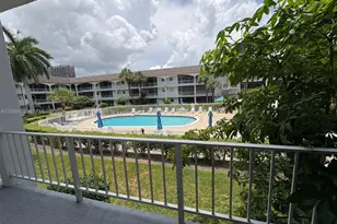 541 Blue Heron Dr, Hallandale Beach, FL 33009 - Photo 36