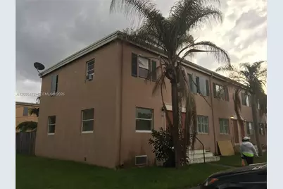 300 NW 84th Ter #300, Miami, FL 33150 - Photo 18