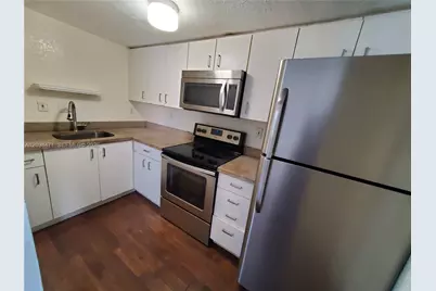 300 NW 84th Ter #300, Miami, FL 33150 - Photo 2