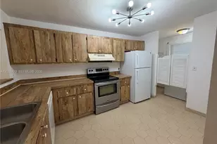 1540 NW 93rd Ave, Pembroke Pines, FL 33024 - Photo 10