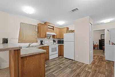 8709 SW 17th Ct, Davie, FL 33324 - Photo 6