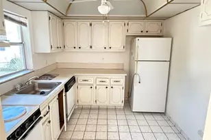 417 SW Natura Ave, Deerfield Beach, FL 33441 - Photo 4