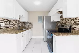 1333 S Dixie Hwy, Deerfield Beach, FL 33441 - Photo 2