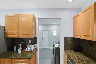 8211 NW 12th St, Pembroke Pines, FL 33024 - Photo 12