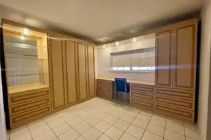 450 Paradise Isle Blvd, Hallandale Beach, FL 33009 - Photo 10