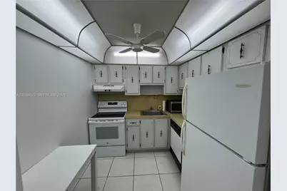 920 NE 169th St #504, North Miami Beach, FL 33162 - Photo 6