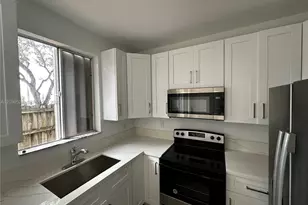 2452 SE 14th Ave, Homestead, FL 33035 - Photo 2