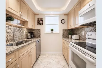 201 178th Dr #439, Sunny Isles Beach, FL 33160 - Photo 6