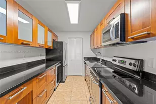 401 69th St, Miami Beach, FL 33141 - Photo 14