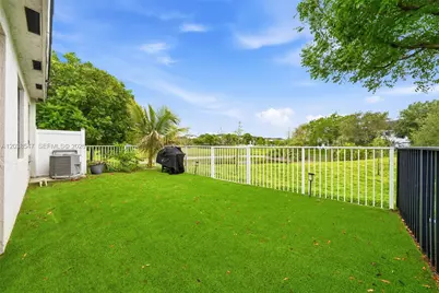 3384 NW 5th St, Pompano Beach, FL 33069 - Photo 18