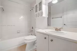 7050 SW 42nd Ct, Davie, FL 33314 - Photo 10