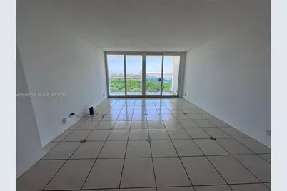 100 Bayview Dr #823, Sunny Isles Beach, FL 33160 - Photo 4