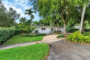 1100 S Alhambra Cir, Coral Gables, FL 33146 - Photo 28
