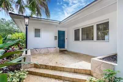 1100 S Alhambra Cir, Coral Gables, FL 33146 - Photo 2