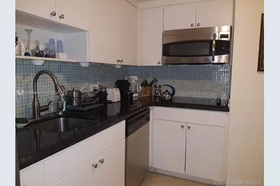 801 Brickell Bay Dr #765, Miami, FL 33131 - Photo 4
