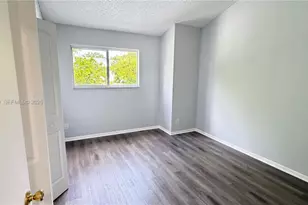 3433 NW 44th St, Oakland Park, FL 33309 - Photo 16