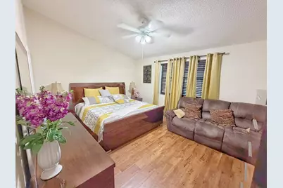 10877 NW 8th St, Pembroke Pines, FL 33026 - Photo 4
