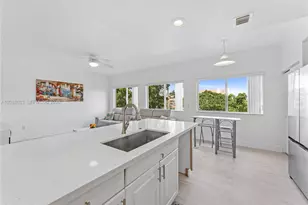 7715 Yardley Dr, Tamarac, FL 33321 - Photo 4