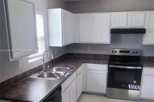 1977 SE Floresta Dr, Port Saint Lucie, FL 34983 - Photo 8