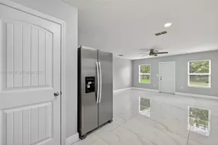 1977 SE Floresta Dr, Port Saint Lucie, FL 34983 - Photo 10