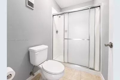 5476 Gate Lake Rd #5476, Tamarac, FL 33319 - Photo 14