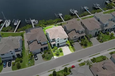 1112 Seagrape Drive, Other City - In The State Of Florida, FL 33570 - Photo 8