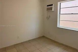 1043 NW 2nd St, Miami, FL 33128 - Photo 10