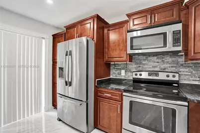 9540 NW 65th St #D8, Tamarac, FL 33321 - Photo 10