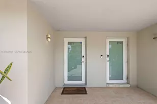 3927 NE 171 St, North Miami Beach, FL 33160 - Photo 4