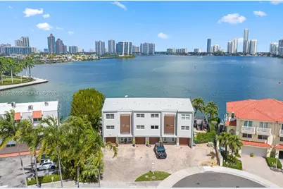 3927 NE 171st St, North Miami Beach, FL 33160 - Photo 2