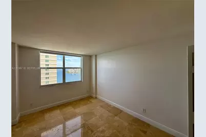 770 Claughton Island Dr #2016, Miami, FL 33131 - Photo 12