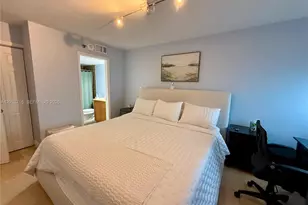 770 Claughton Island Dr, Miami, FL 33131 - Photo 10