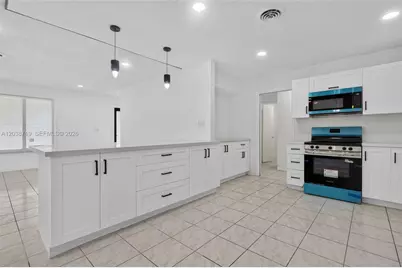 258 SW 8th St, Dania Beach, FL 33004 - Photo 2