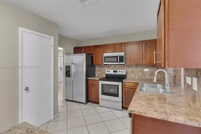 1720 SW 98th Ct, Miami, FL 33165 - Photo 16