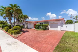 1720 SW 98th Ct, Miami, FL 33165 - Photo 2