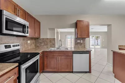 1720 SW 98th Ct, Miami, FL 33165 - Photo 14