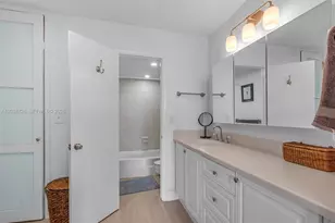 150 Ocean Ln Dr, Key Biscayne, FL 33149 - Photo 14