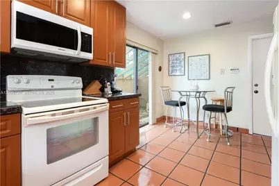 6320 NW 173rd St, Hialeah, FL 33015 - Photo 14